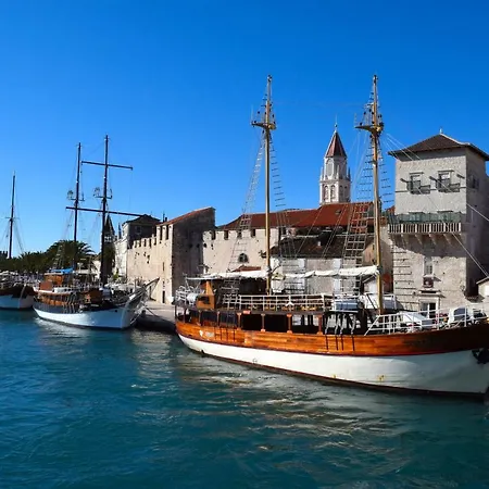 Angelus Trogir