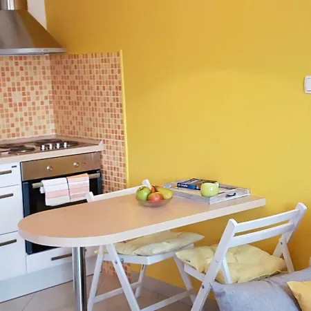 Angelus Apartment